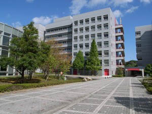 私の『通過点』。大学院時代を過ごした奈良のキャンパスです。ここで山中先生とも出会いました。