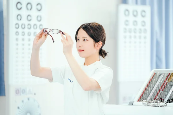 実習をする学生