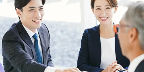 商談中のビジネスマン