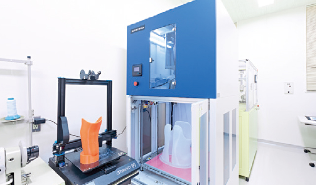 3Dプリンター・縫製室写真