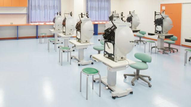 視野検査室写真